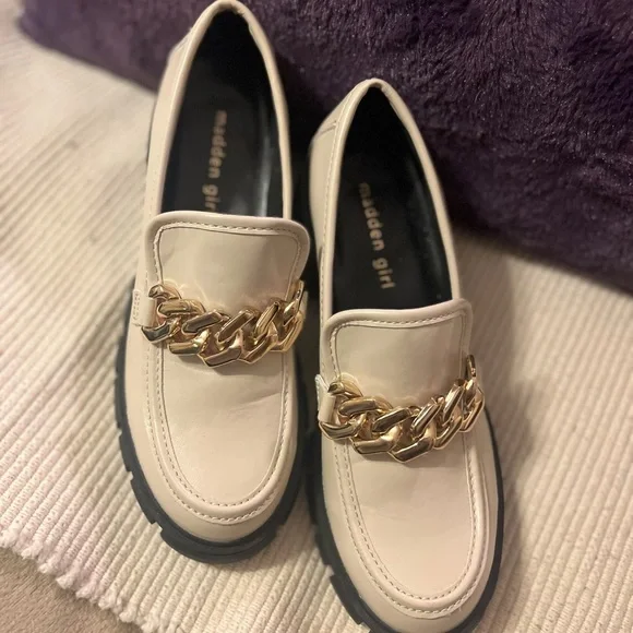 Steve Madden Chunky Loafers with Gold Chain - Picture 2 of 5